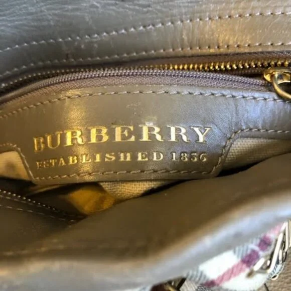 BURBERRY Lowry Tote Bag Red Knights Haymarket Check w Sage Trim Italy MSRP $1696 - Picture 4 of 8